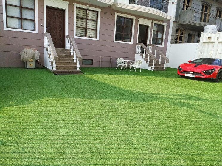 Garden, metro-spanish-villas 5 Bedroom 3950 Sq.Ft. Apartment In Patiala Road Zirakpur 9500304