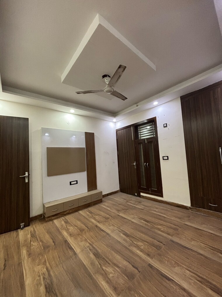 Room, dwarka mor 3 Bedroom 1150 Sq.Ft. Builder Floor In Dwarka Mor Delhi 9500305