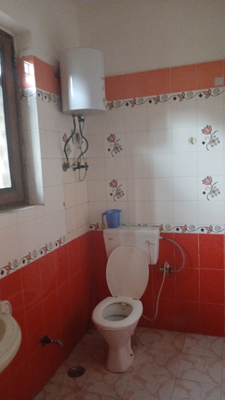 Bathroom, shivkala-apartment 3 Bedroom 1300 Sq.Ft. Apartment In Sector 62 Noida 9500314
