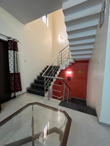 Furnished Amenities in 4 BHK Independent House at Vijay Nagar – for Rent