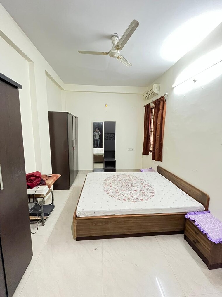 Bedroom, vijay nagar 4 Bedroom 2500 Sq.Ft. Independent House In Vijay Nagar Indore 9500317