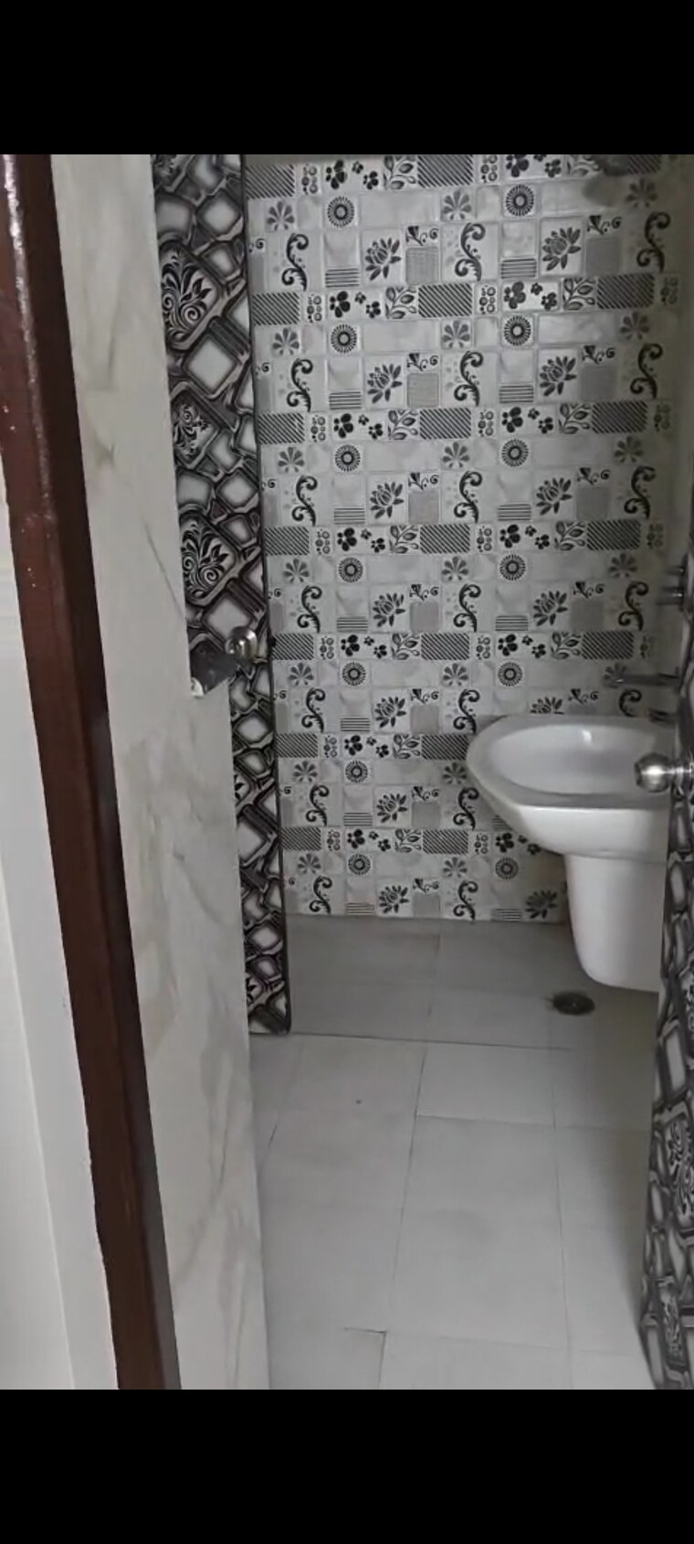 Bathroom, kw-srishti 3 Bedroom 1485 Sq.Ft. Apartment In Raj Nagar Extension Ghaziabad 9488025