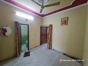 Room in 3 BHK Apartment at Pir Machalla – for Sale