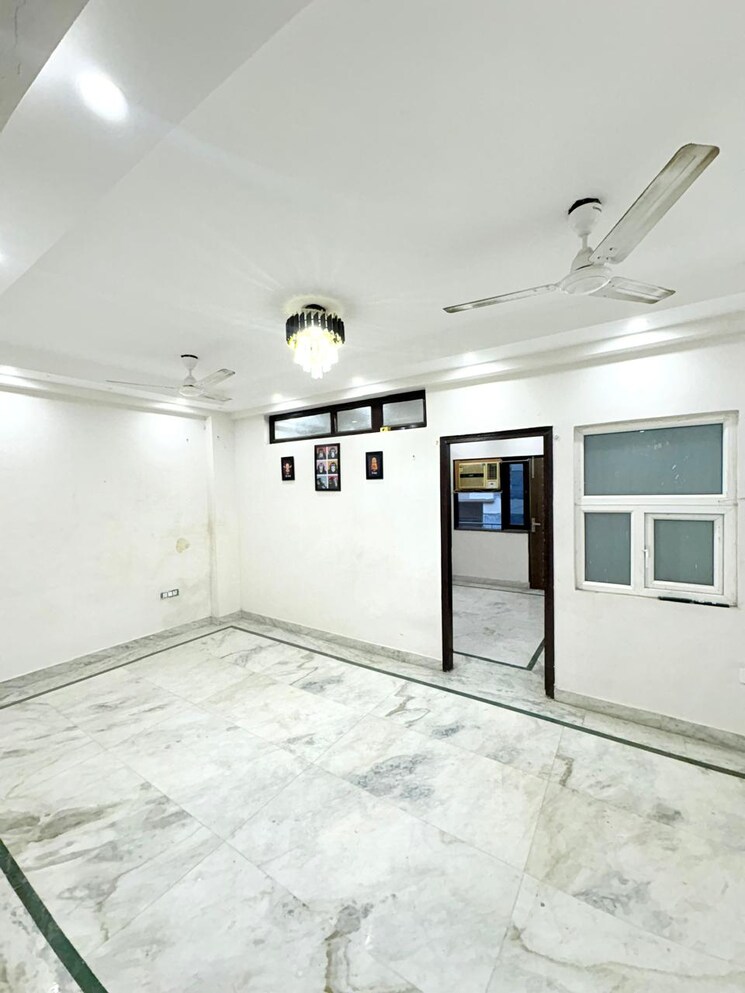 Room, saket 3 Bedroom 1300 Sq.Ft. Builder Floor In Saket Delhi 9500339