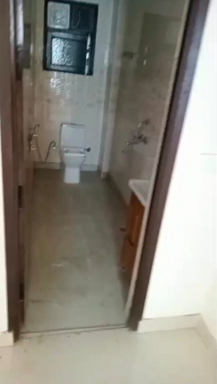 Bathroom, palm-residency-chhatarpur 2 Bedroom 75 Sq.Yd. Apartment In Chattarpur Delhi 9500344