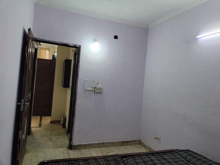 Room, lajpat nagar i 2 Bedroom 100 Sq.Yd. Builder Floor In Lajpat Nagar I Delhi 9500353