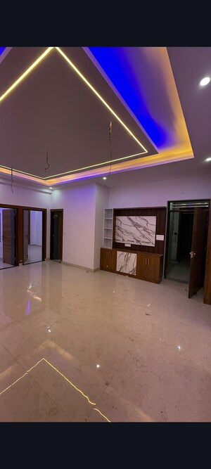 Room in 4 BHK Builder Floor at Sahastradhara Road – for Rent