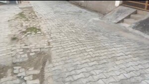 Parking in 2.5 BHK Independent House at Khushhalpur – for Sale