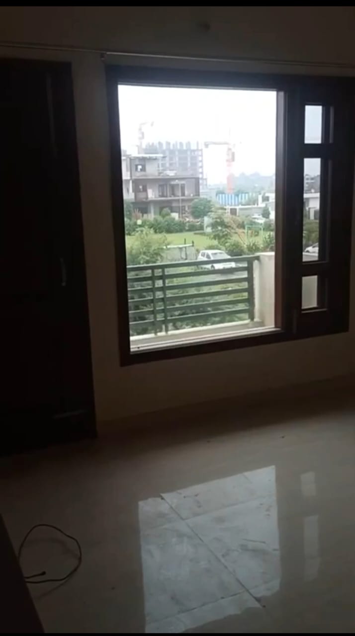 3 BHK + Pooja Room Builder Floor For Rent in Aerocity