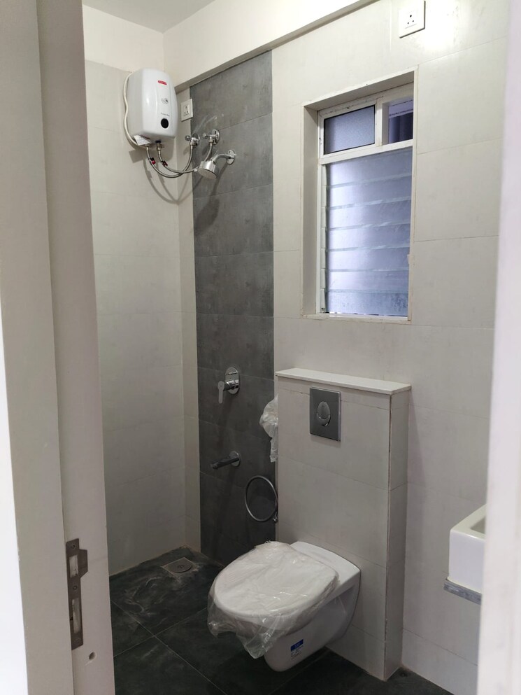 Bathroom, parshwanath-galaxy 2 Bedroom 700 Sq.Ft. Apartment In Ghodbunder Road Thane 9500578