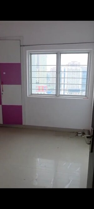 Room in 3.5 BHK Apartment at ABA Cherry County, Tech Zone 4 Greater Noida – for Rent