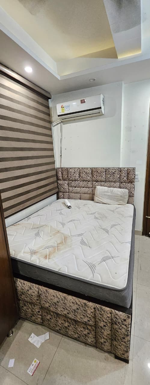 1 RkBuilder Floor For Rent in Freedom Fighters Enclave