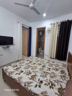 Bedroom in 1 BHK Apartment at Sector 43 – for Rent