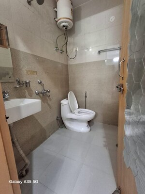 Bathroom in 1 BHK Apartment at Sector 43 – for Rent