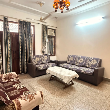 Living Room in 3 BHK Builder Floor at Chattarpur – for Rent
