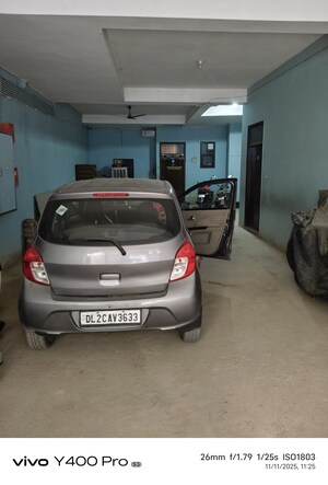 Parking in 6+ BHK Independent House at Chattarpur – for Sale