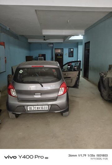 Parking in 6+ BHK Independent House at Chattarpur – for Sale