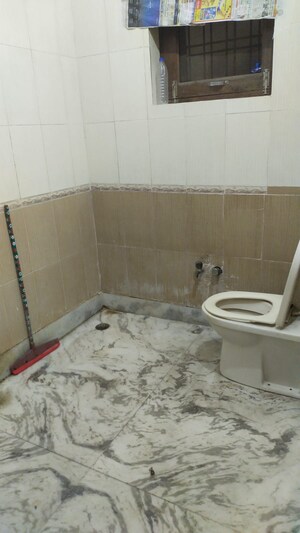 Bathroom in 1 BHK Independent House at Sector 17 – for Rent
