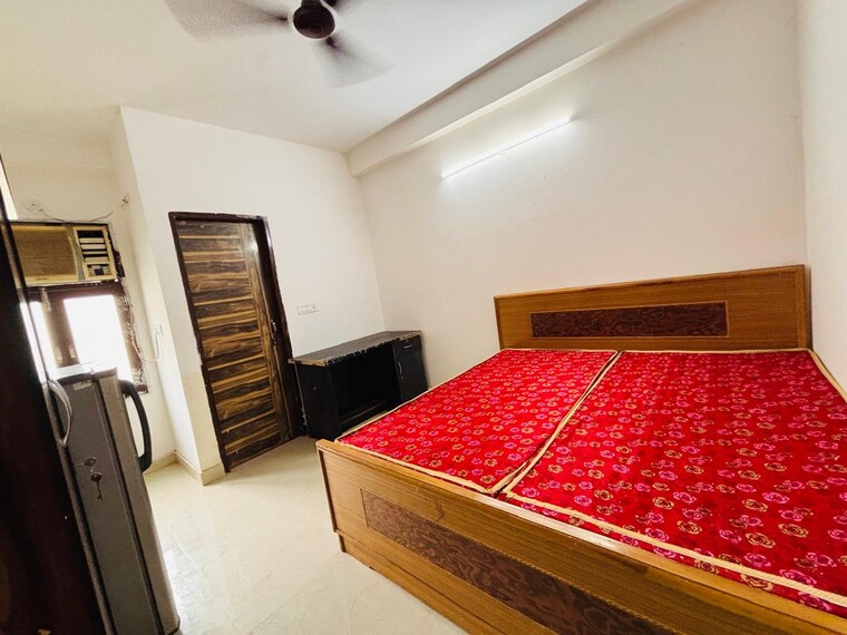 Bedroom, freedom fighters enclave 1 RK 380 Sq.Ft. Builder Floor In Freedom Fighters Enclave Delhi 9500808
