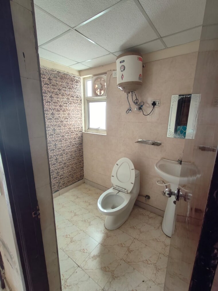 Bathroom, land-craft-golf-links-apartment-phase-2 3 Bedroom 1450 Sq.Ft. Apartment In Pandav Nagar Ghaziabad 9500806