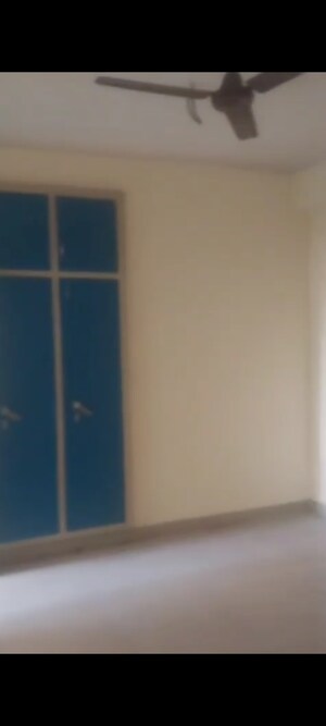 Room in 2 BHK Apartment at Supertech Ecovillage II, Sector 16b Greater Noida – for Rent