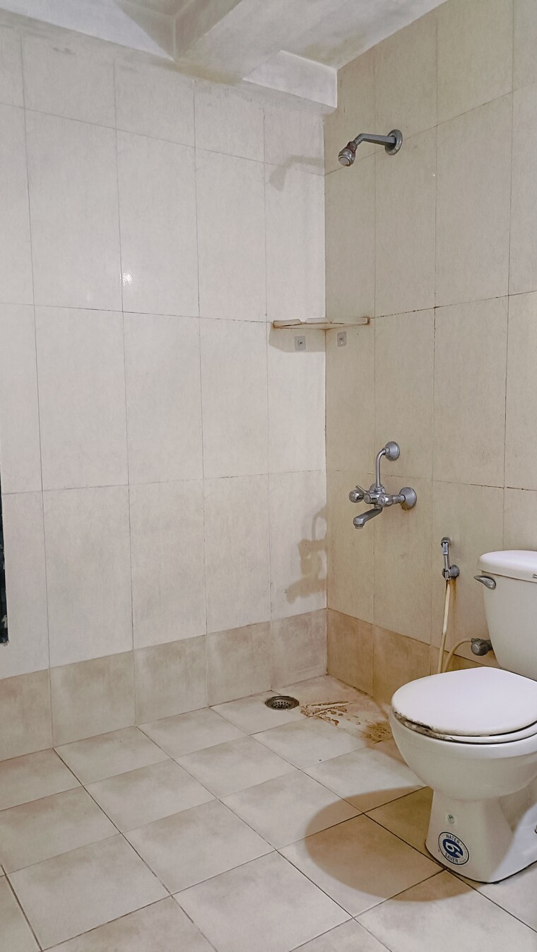 Bathroom, hiranandani-estate 2 Bedroom 999 Sq.Ft. Apartment In Ghodbunder Road Thane 9500822