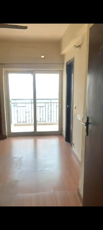 Room in 3 BHK Apartment at Galaxy North Avenue ll, Gaur City 2 – for Rent