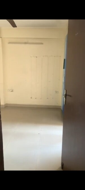 Room in 3 BHK Apartment at Galaxy North Avenue ll, Gaur City 2 – for Rent