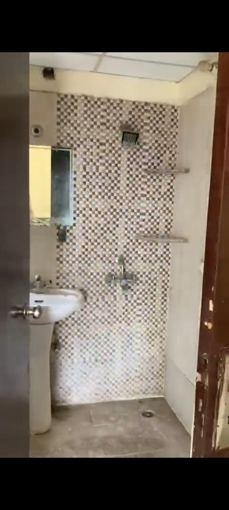 Bathroom, galaxy-north-avenue-ll 3 Bedroom 1250 Sq.Ft. Apartment In Gaur City 2 Greater Noida 9500888