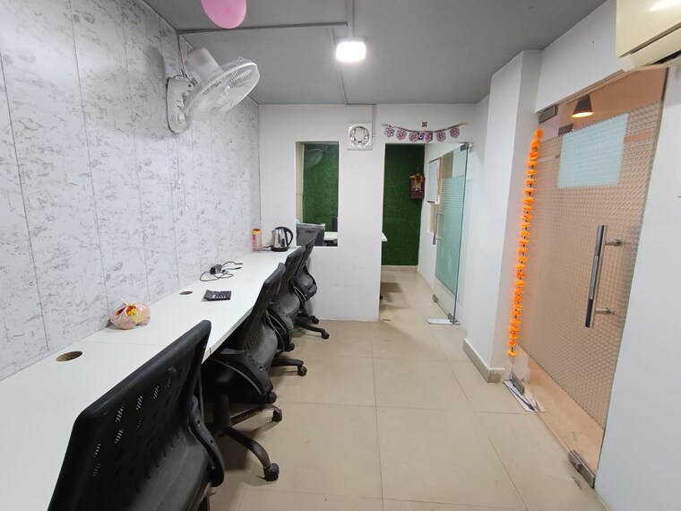 Team Area, sector 3 Commercial Office Space 400 Sq.Ft. In Sector 3 Noida 9500898