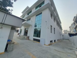  Warehouse For Rent in Sector 63