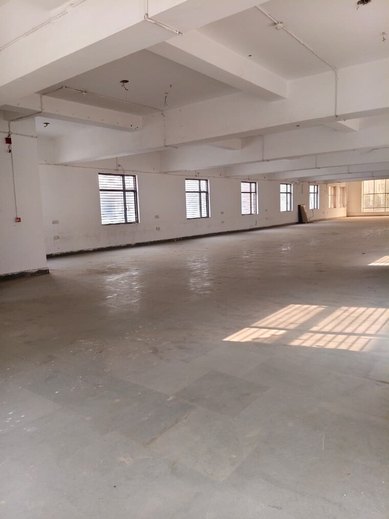 Parking, sector 63 Commercial Warehouse 4500 Sq.Ft. In Sector 63 Noida 9500936