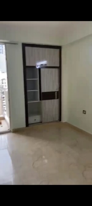 Room in 4 BHK Apartment at Spring Meadows, Tech Zone 4 Greater Noida – for Rent