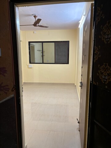 Room in 1 BHK Apartment at Gayatri Dham CHS, Titwala – for Sale