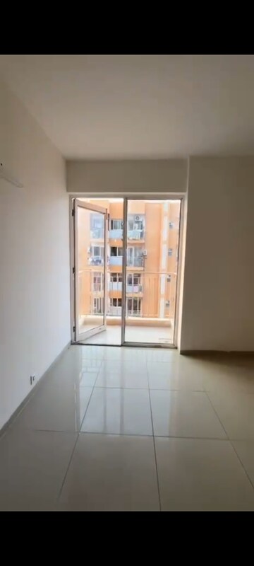 Room in 3 BHK Apartment at Wave Dream Homes, Wave City – for Sale