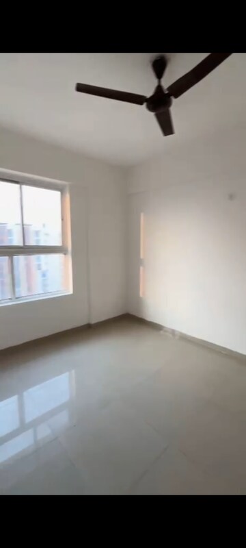 Room in 3 BHK Apartment at Wave Dream Homes, Wave City – for Sale