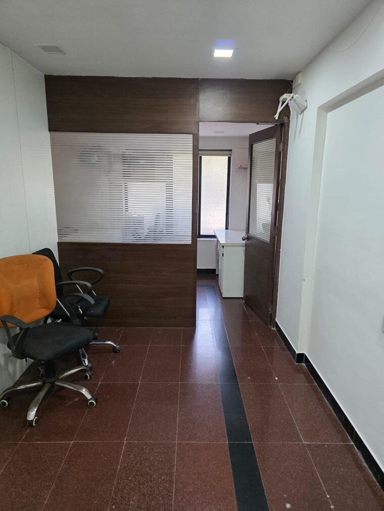 Team Area, andheri east Commercial Office Space 500 Sq.Ft. In Andheri East Mumbai 9500997