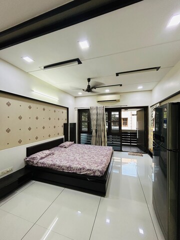 Bedroom in 4 BHK Villa at Science City – for Sale