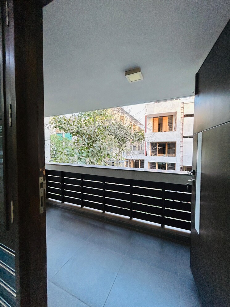 Balcony, science city 4 Bedroom 470 Sq.Yd. Villa In Science City Ahmedabad 9500996