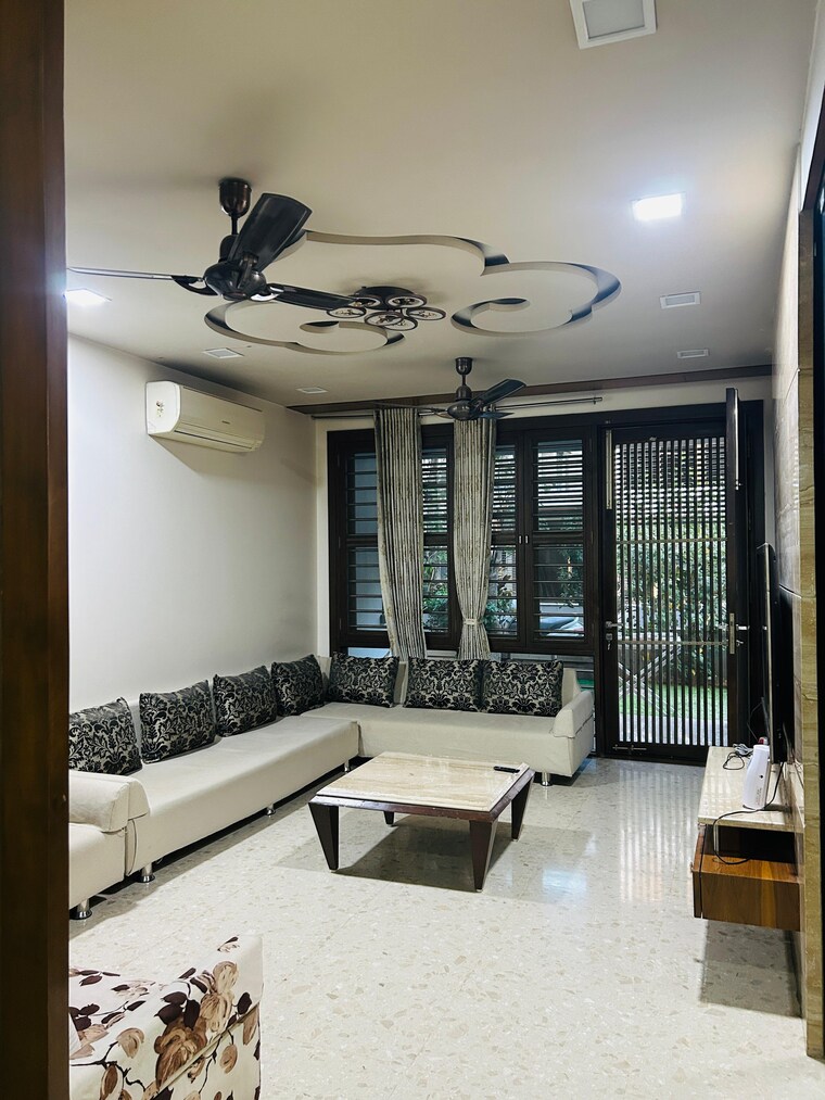 Team Area, science city 4 Bedroom 470 Sq.Yd. Villa In Science City Ahmedabad 9500996