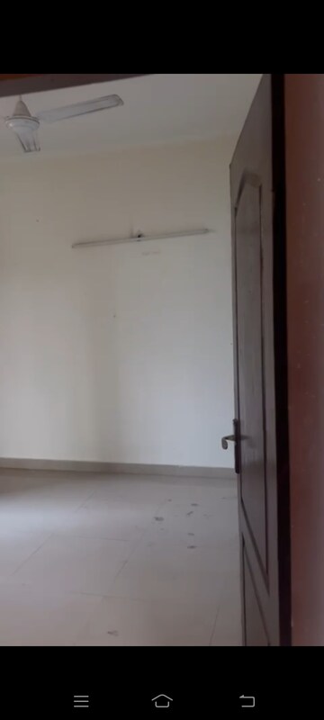 Room in 3 BHK Apartment at Amrapali Zodiac, Sector 120 – for Rent