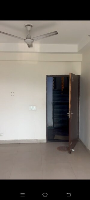 Furnished Amenities in 3 BHK Apartment at Amrapali Zodiac, Sector 120 – for Rent