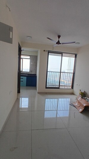 Room in 1 BHK Apartment at Chandak 34 Park Estate, Goregaon West – for Rent