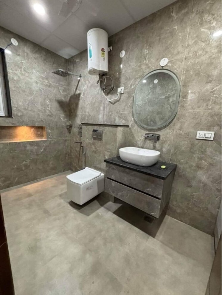 Bathroom, freedom fighters enclave 2 Bedroom 1200 Sq.Ft. Apartment In Freedom Fighters Enclave Delhi 9501173