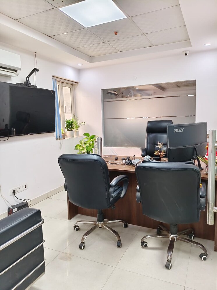Team Area, sector 63 Commercial Office Space 3780 Sq.Ft. In Sector 63 Noida 9501163