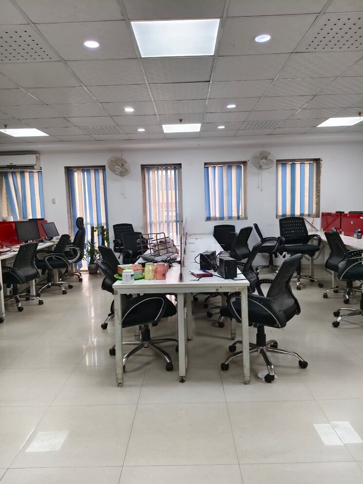 Team Area, sector 63 Commercial Office Space 3780 Sq.Ft. In Sector 63 Noida 9501163