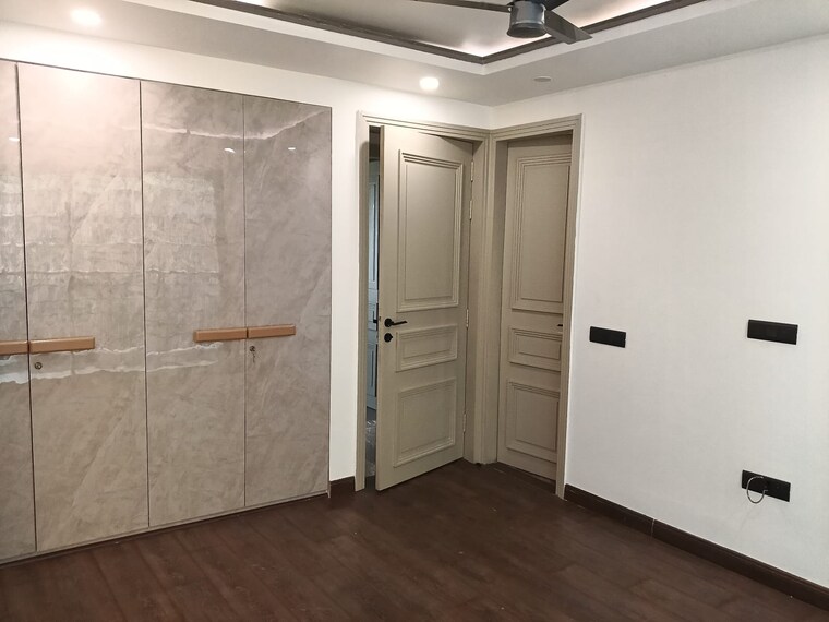 Room, sector 65 4 Bedroom 2400 Sq.Ft. Builder Floor In Sector 65 Gurgaon 9501159