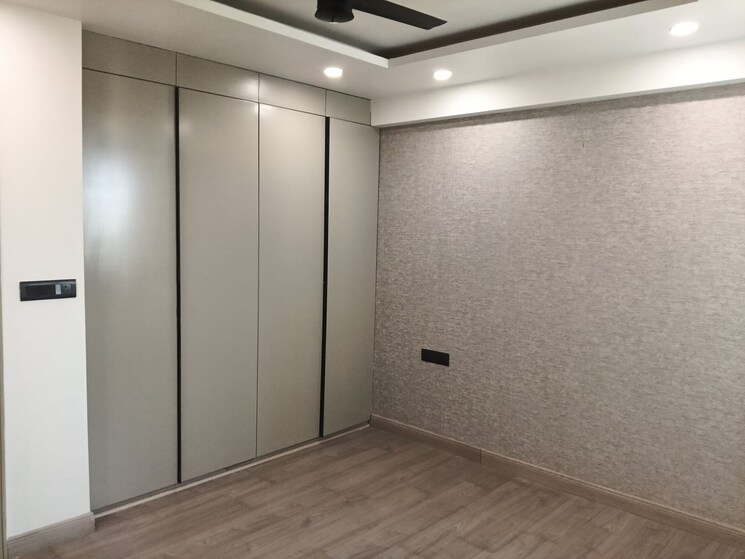 Room, sector 65 4 Bedroom 2400 Sq.Ft. Builder Floor In Sector 65 Gurgaon 9501159