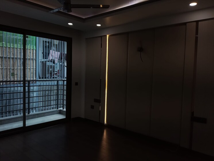 Room, sector 65 4 Bedroom 2400 Sq.Ft. Builder Floor In Sector 65 Gurgaon 9501159