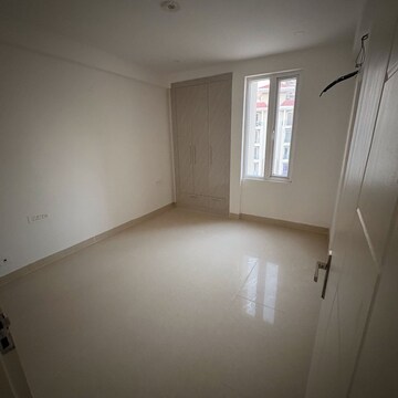 Room in 3 BHK Apartment at Maxxus Elanza, Nagla Road – for Rent